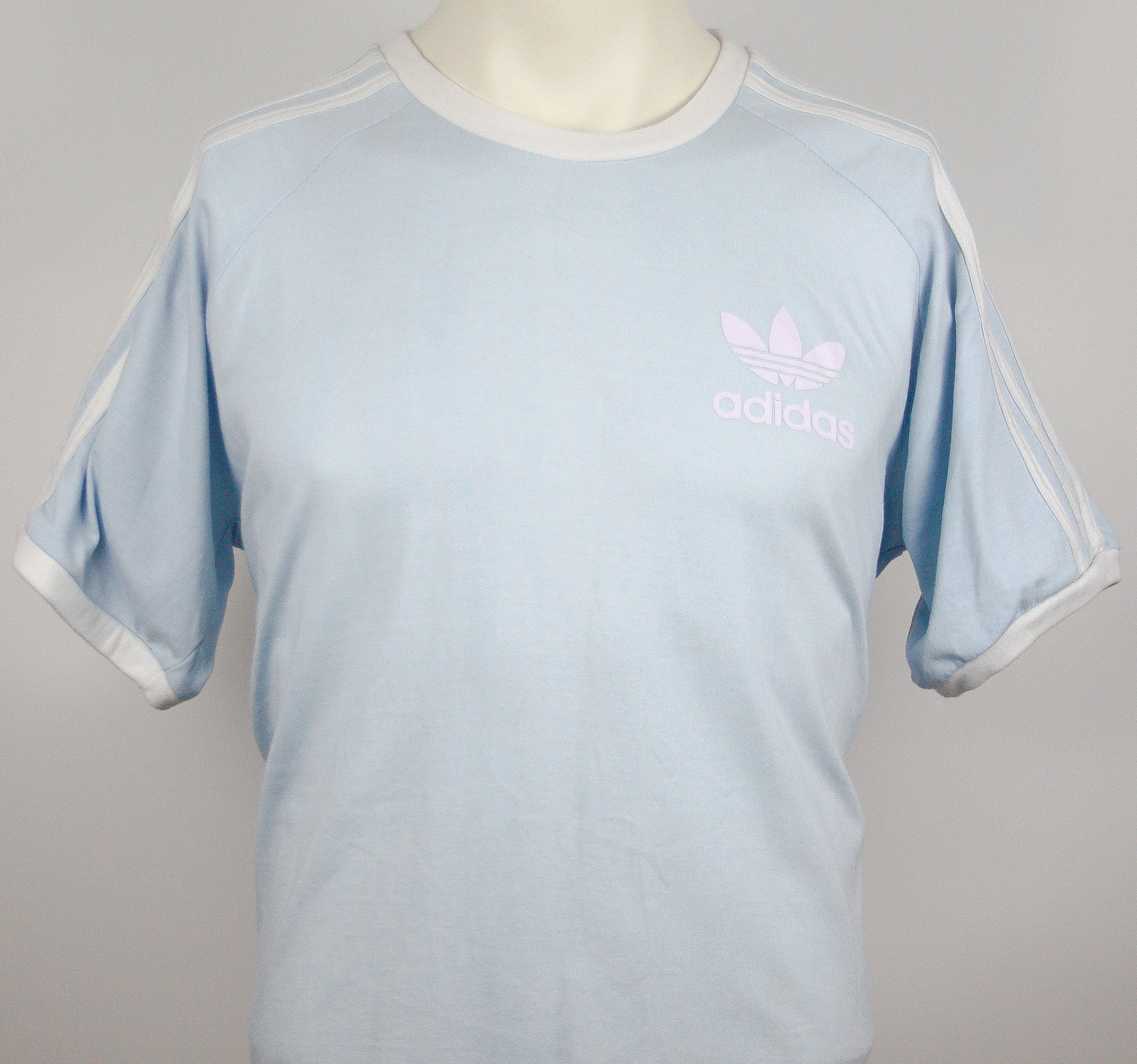 Adidas originals t shirt vintage hotsell